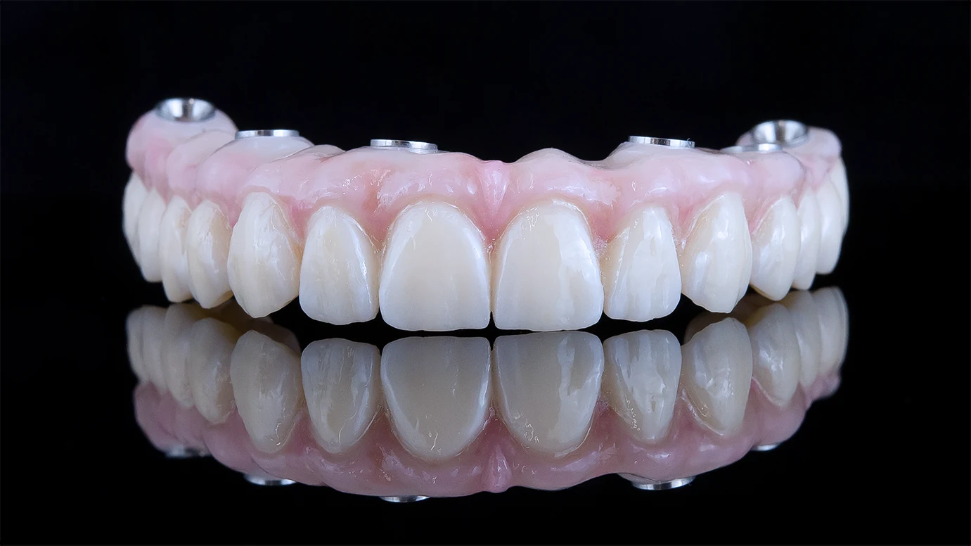 Modalidade Intensive - Aluno participando de uma aula por um computador