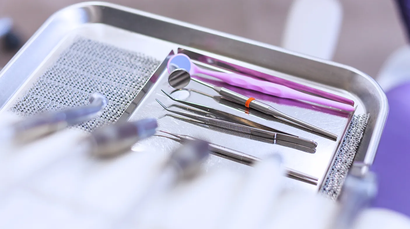 Modalidade Intensive - Aluno participando de uma aula por um computador